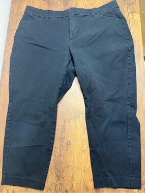 Old Navy Women's Black High Rise Pixie Leg Fit Plus Size Jeans Size 20